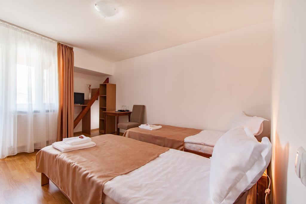Casa Arbo Hotel คาลิมาเนช ภายนอก รูปภาพ